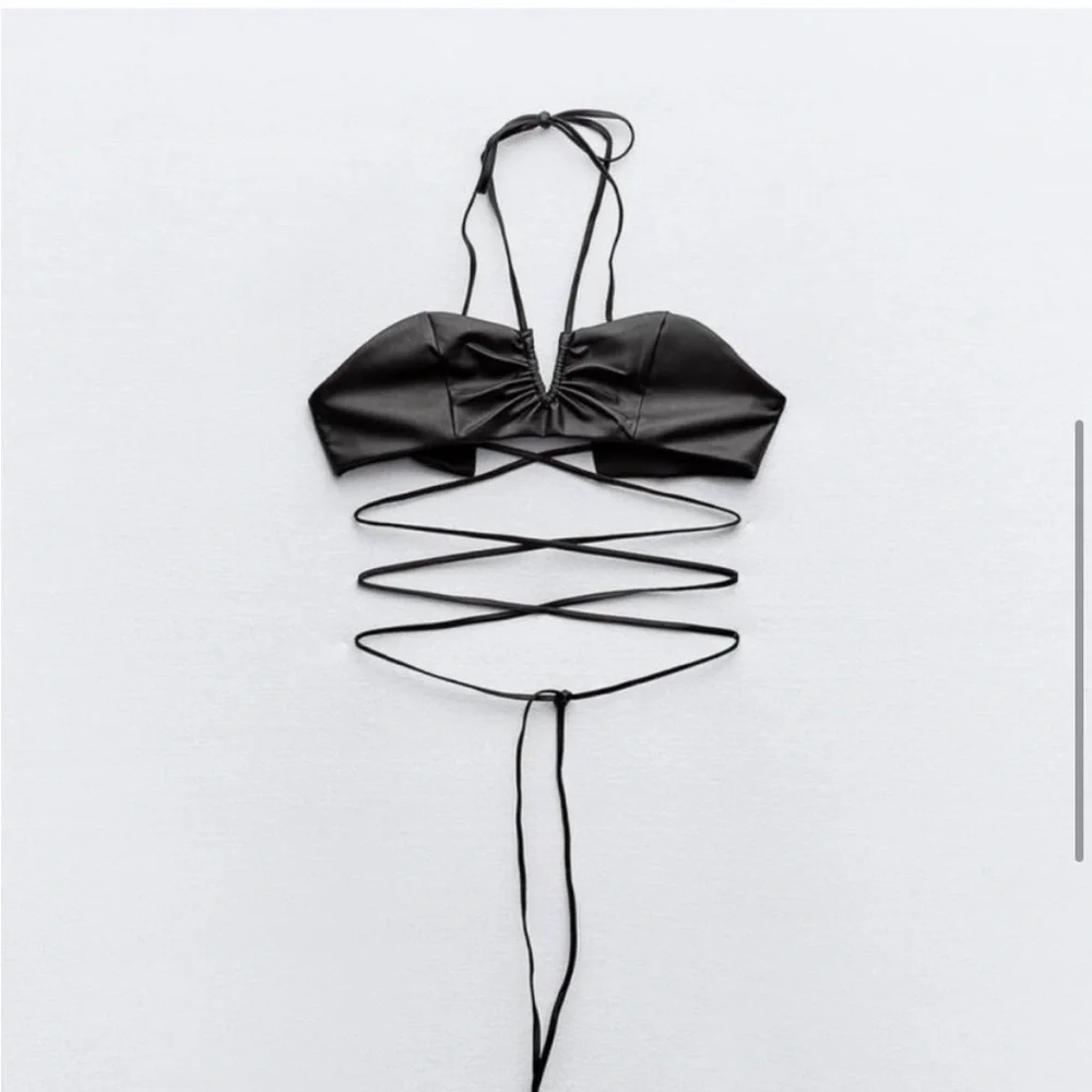 TREND ZARA NWT Faux Leather Strappy
Top Size size M
🚨FIRM PRICE - Picture 10 of 11
